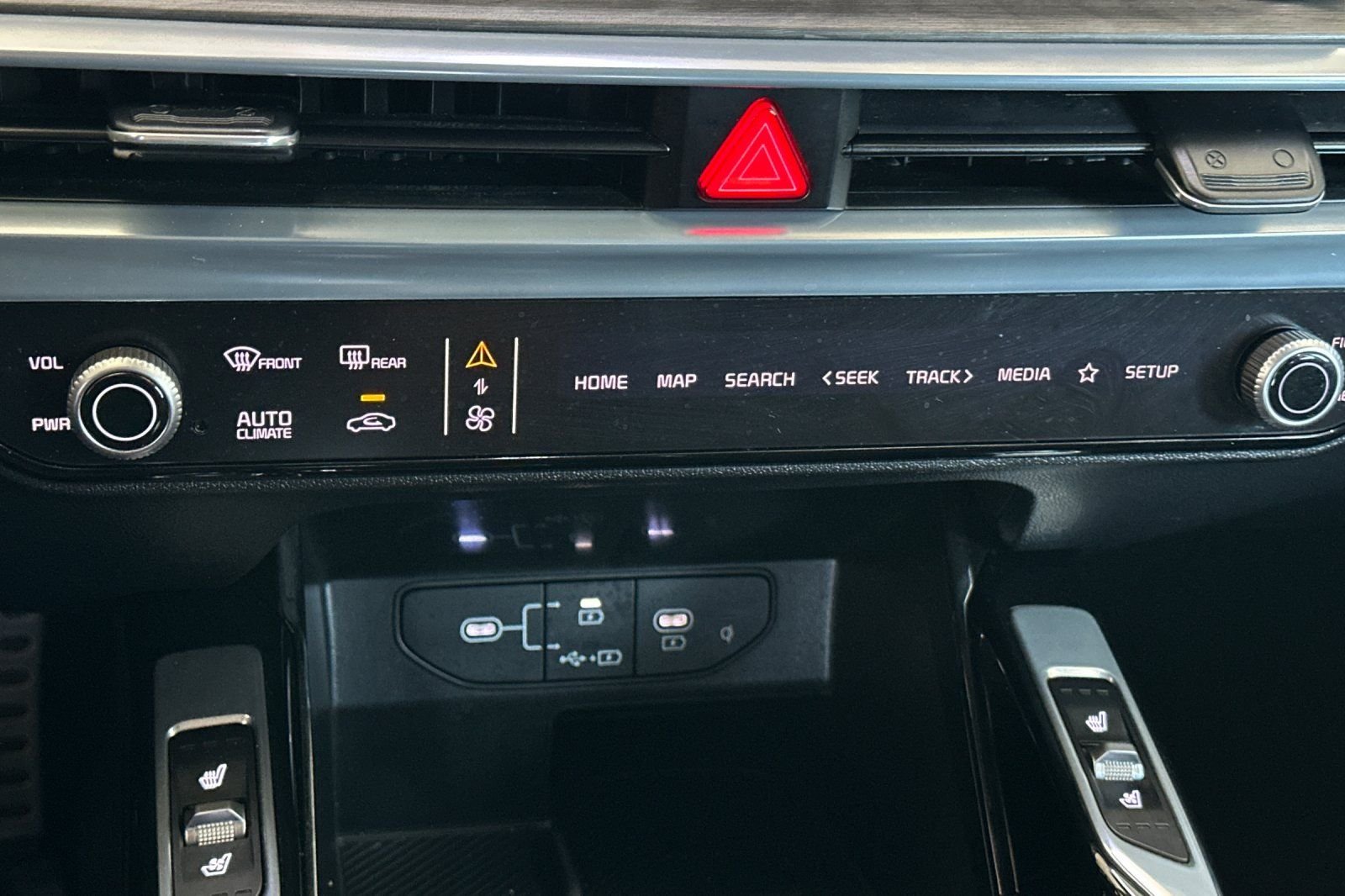 Used 2024 White Kia X-Line SX image 23
