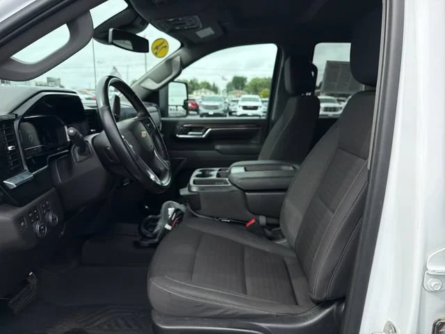 Used 2024 Summit White Chevrolet LT image 11