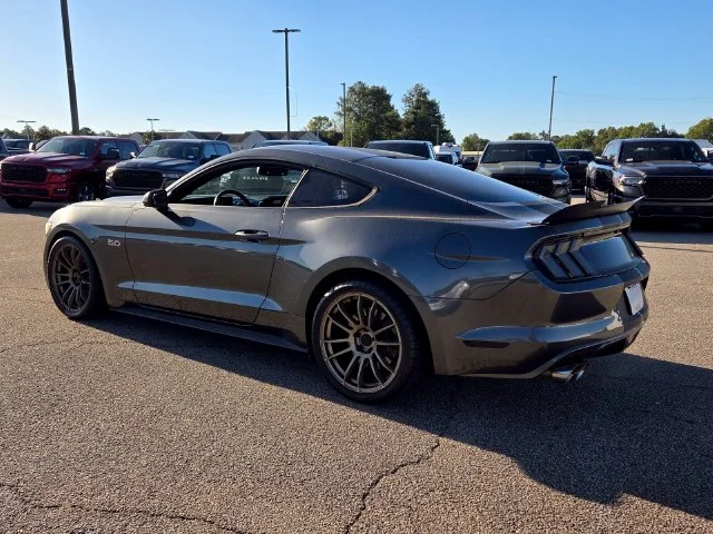 Used 2015  Ford GT image 6