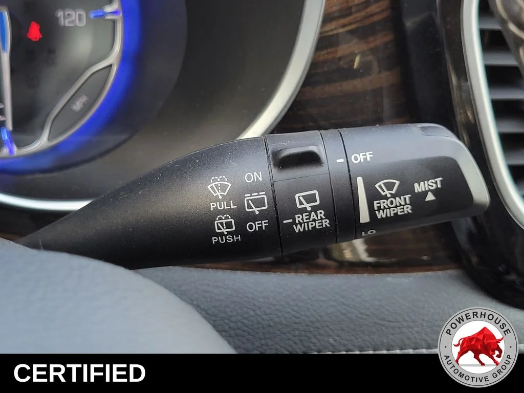 Used 2023 White Chrysler Limited image 34