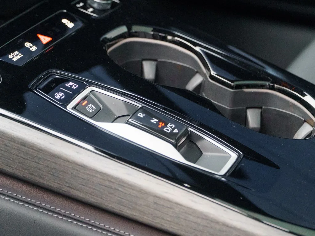 Used 2025 Black Audi  image 27