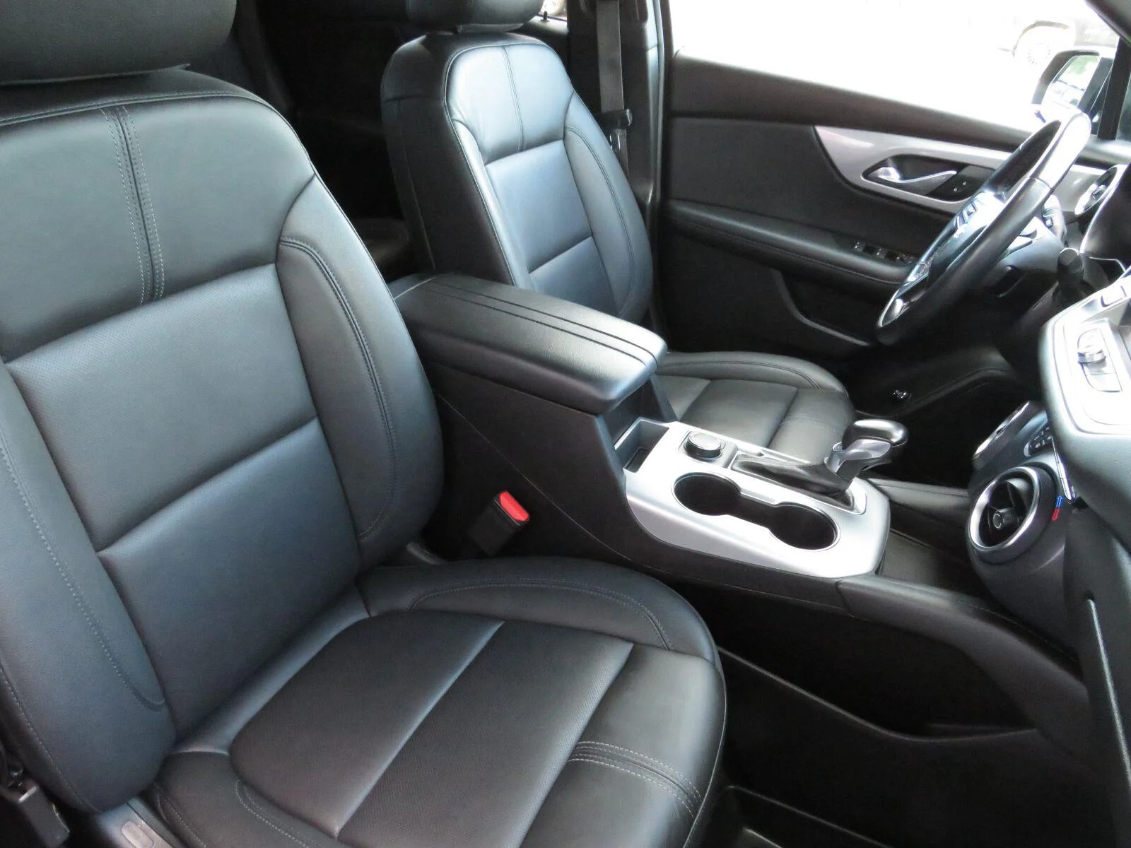 Used 2022 BLACK Chevrolet LT image 25
