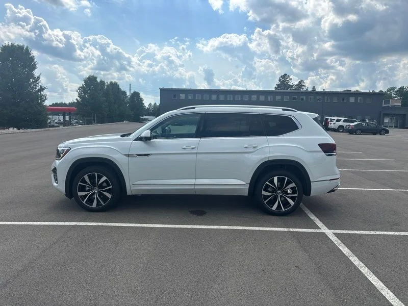 New 2026 White/off-white Volkswagen 2.0T SEL Premium R-Line image 6