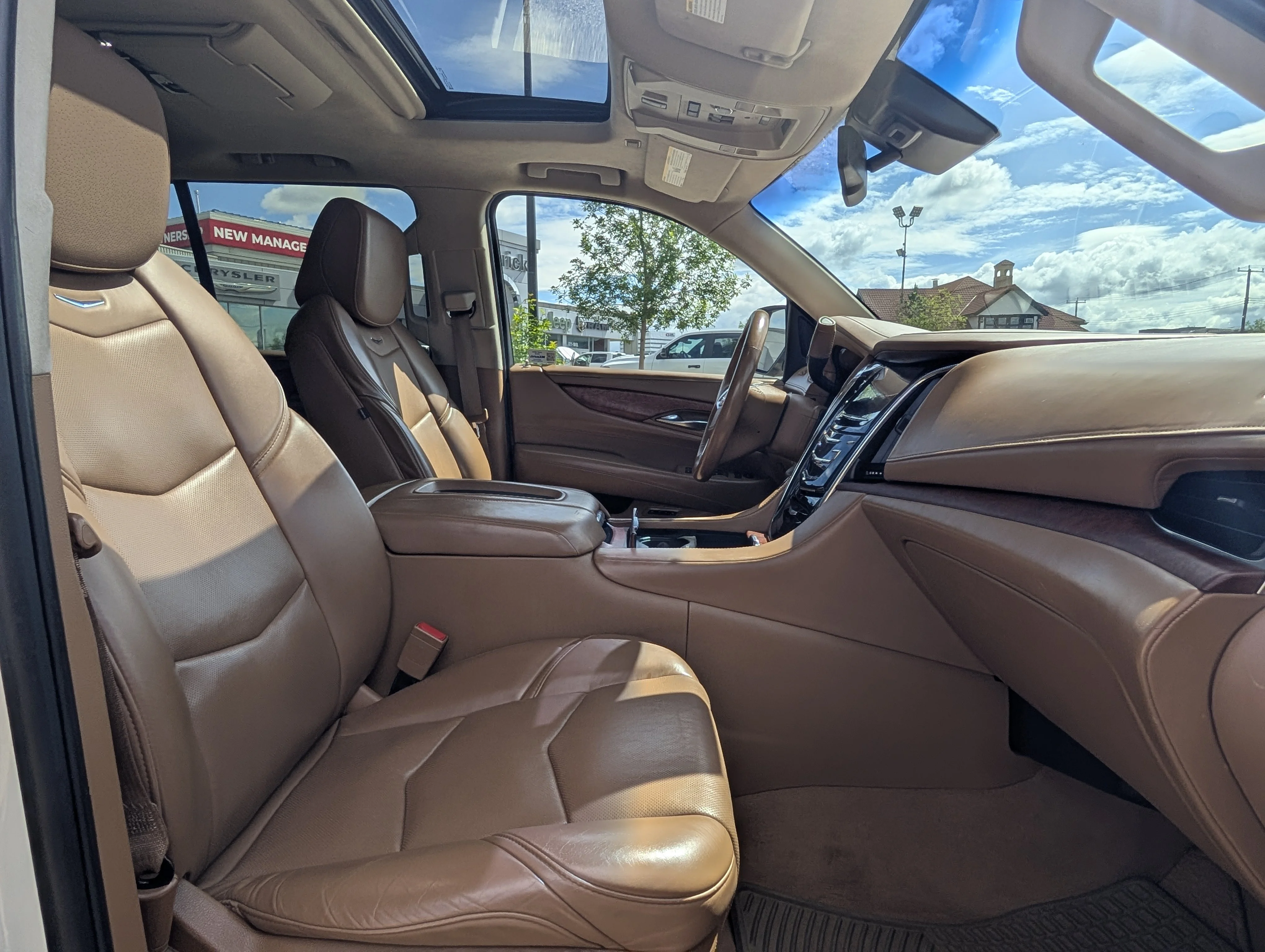Used 2015 White Cadillac Platinum image 24