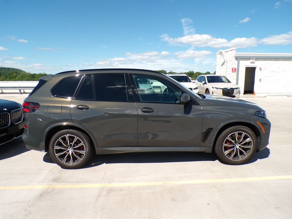 Used 2026 Gray BMW xDrive40i image 4