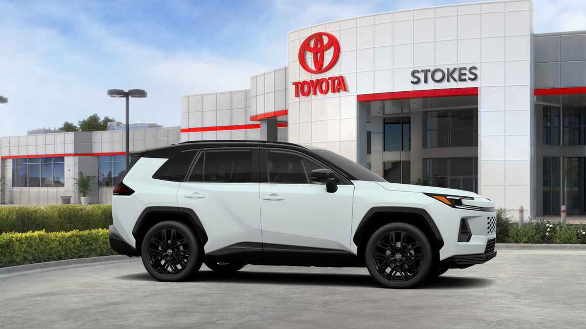 New 2026 Wind Chill Pearl with Midnight Black Metallic roof Toyota XSE image 35