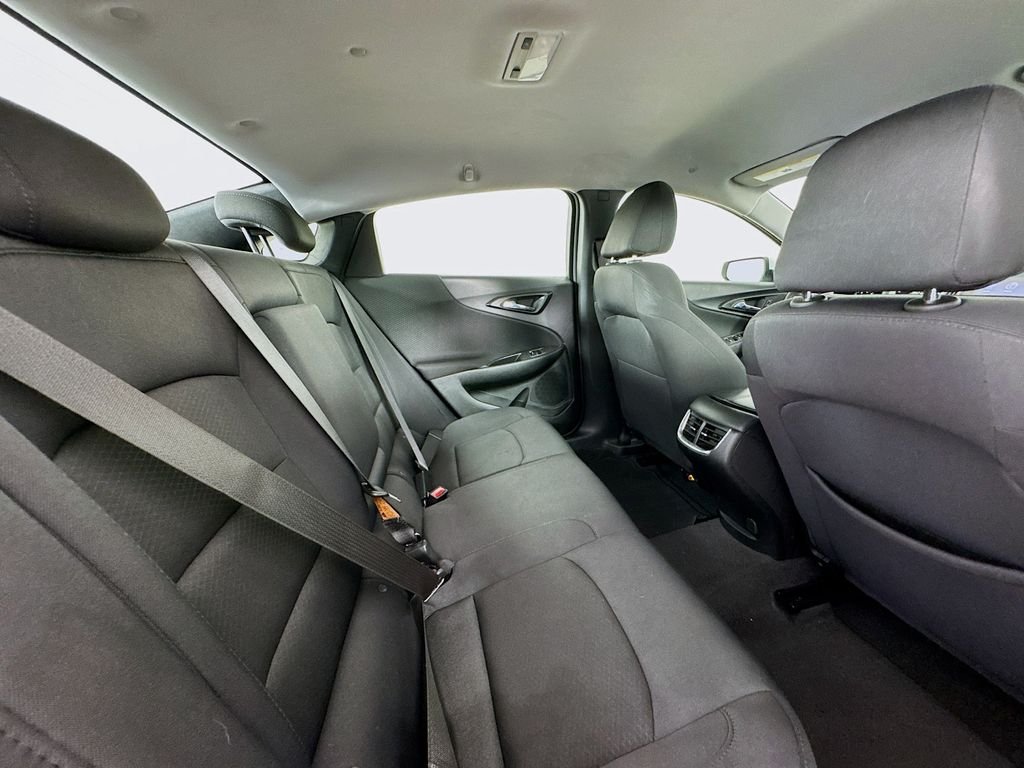 Used 2024 Summit White Chevrolet LT image 33