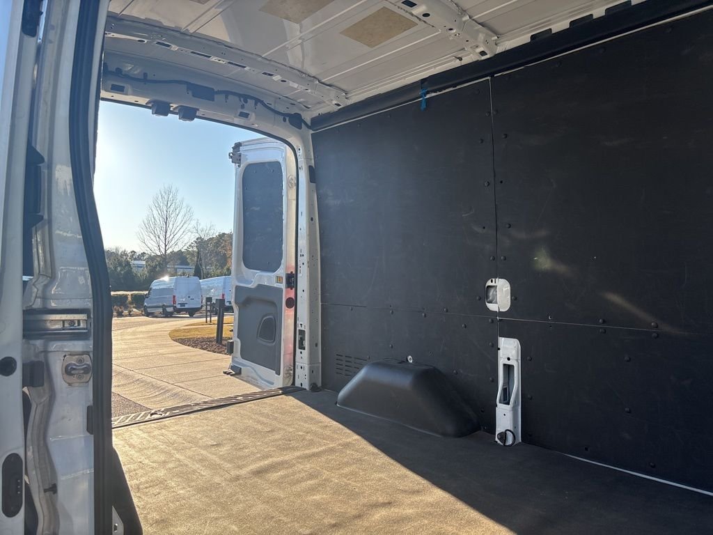Used 2023 Oxford White Ford Base image 18