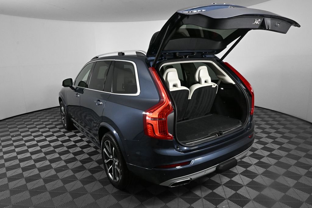 Used 2018 Blue Volvo T6 Momentum image 30