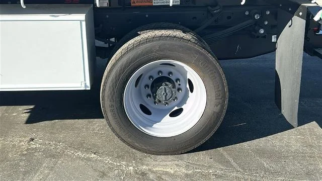 2024 Ford F-450 Super Duty Chassis Cab XL - Photo 20