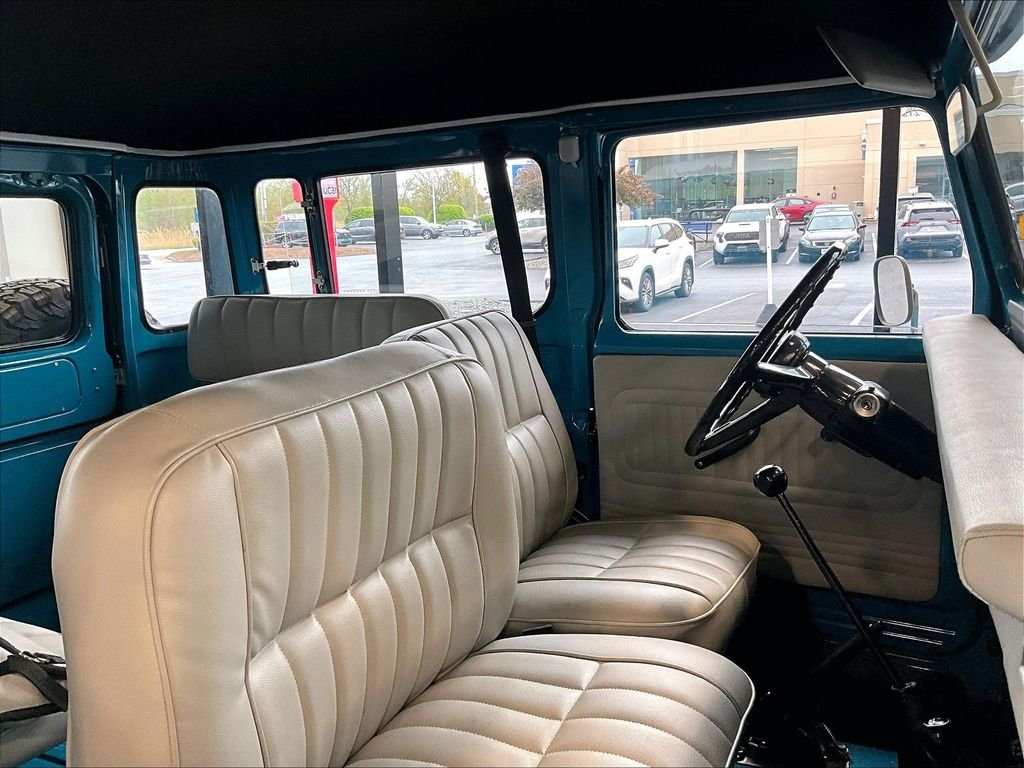 Used 1980 Blue Toyota  image 11