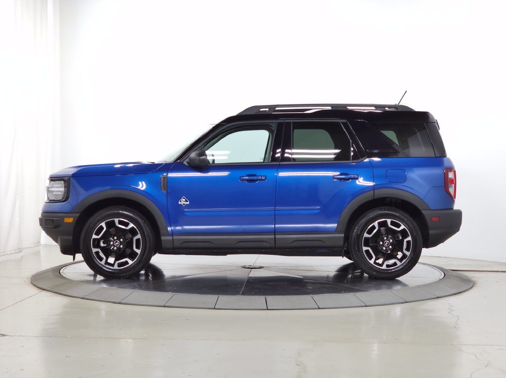 Used 2023 Blue Ford Outer Banks image 2