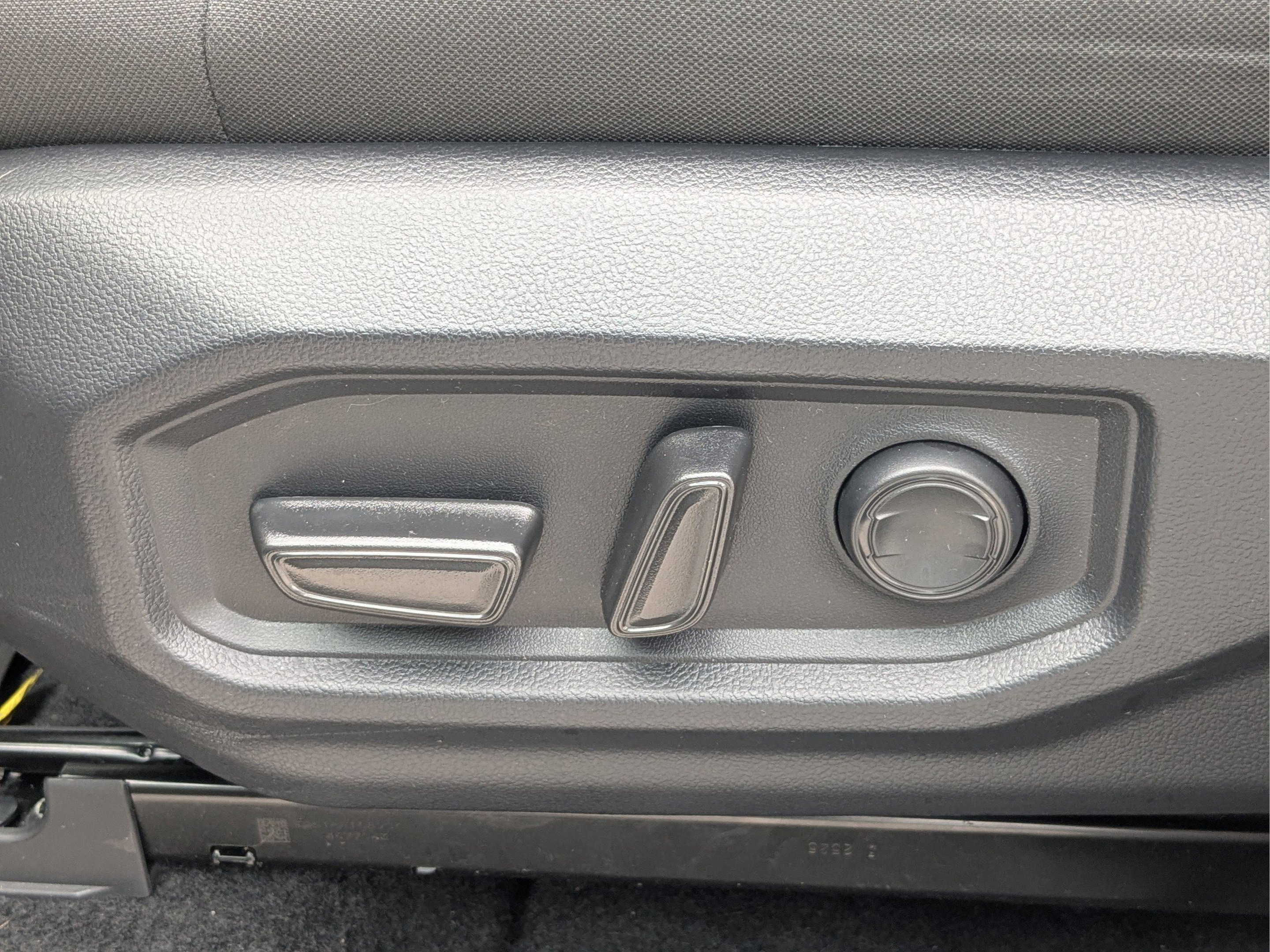 2026 Toyota Tundra SR5 - Photo 18