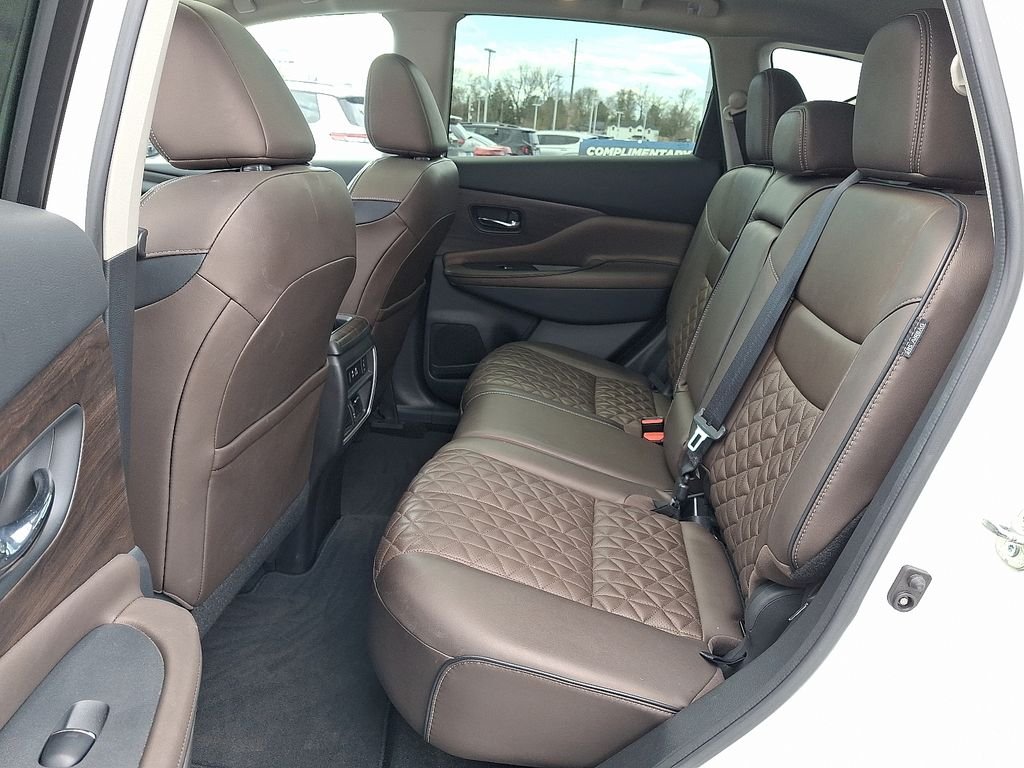 Used 2020 White Nissan Platinum image 11