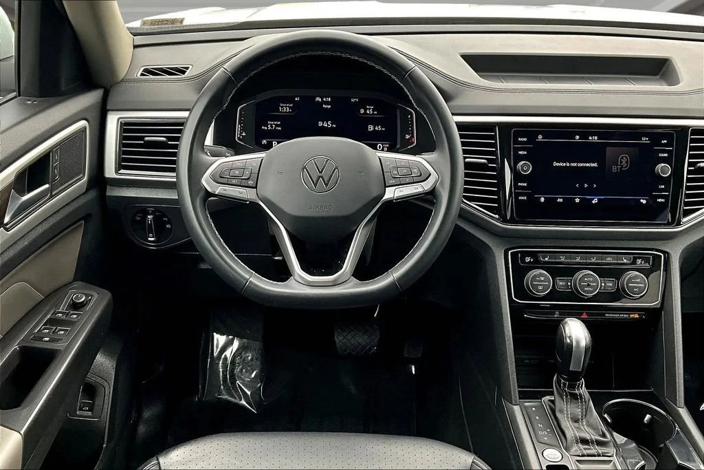 Used 2023 White Volkswagen 3.6L V6 SE w/Technology image 8