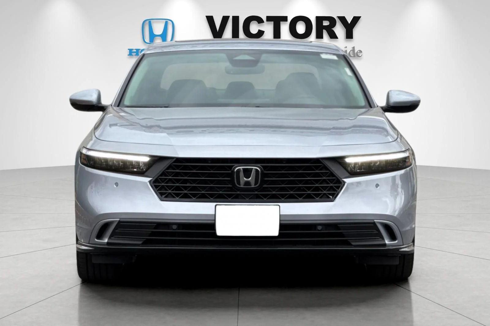 Certified Used 2025 Solar Silver Metallic Honda EX-L image 8