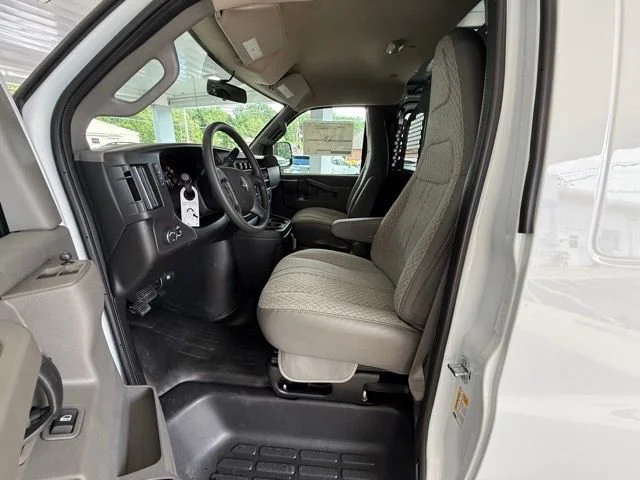 2025 Chevrolet Express Cargo Work Van - Photo 16