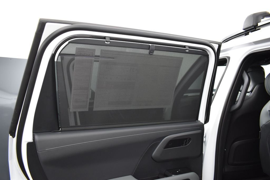 New 2027 Glacial White Pearl Kia X-LINE SX image 21