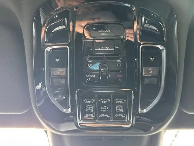 Used 2025 Black Maserati Base image 16