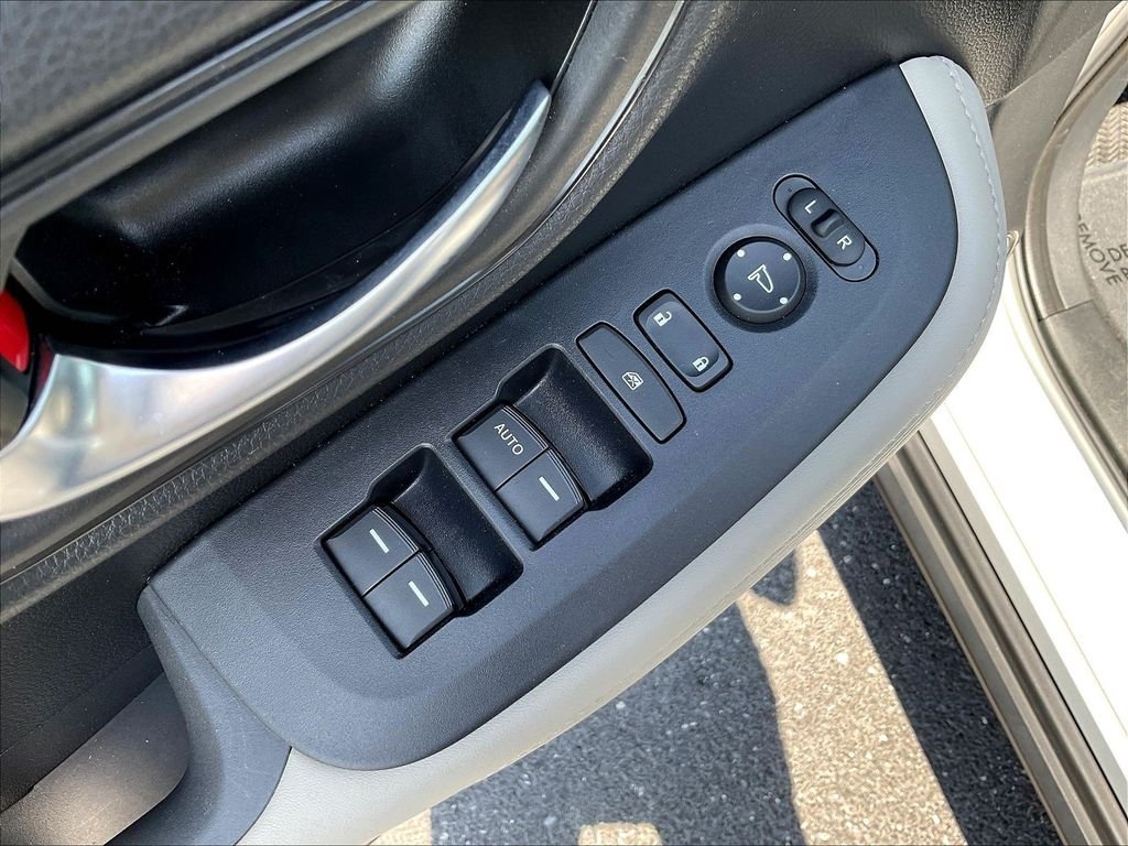 Used 2024 White Honda LX image 18