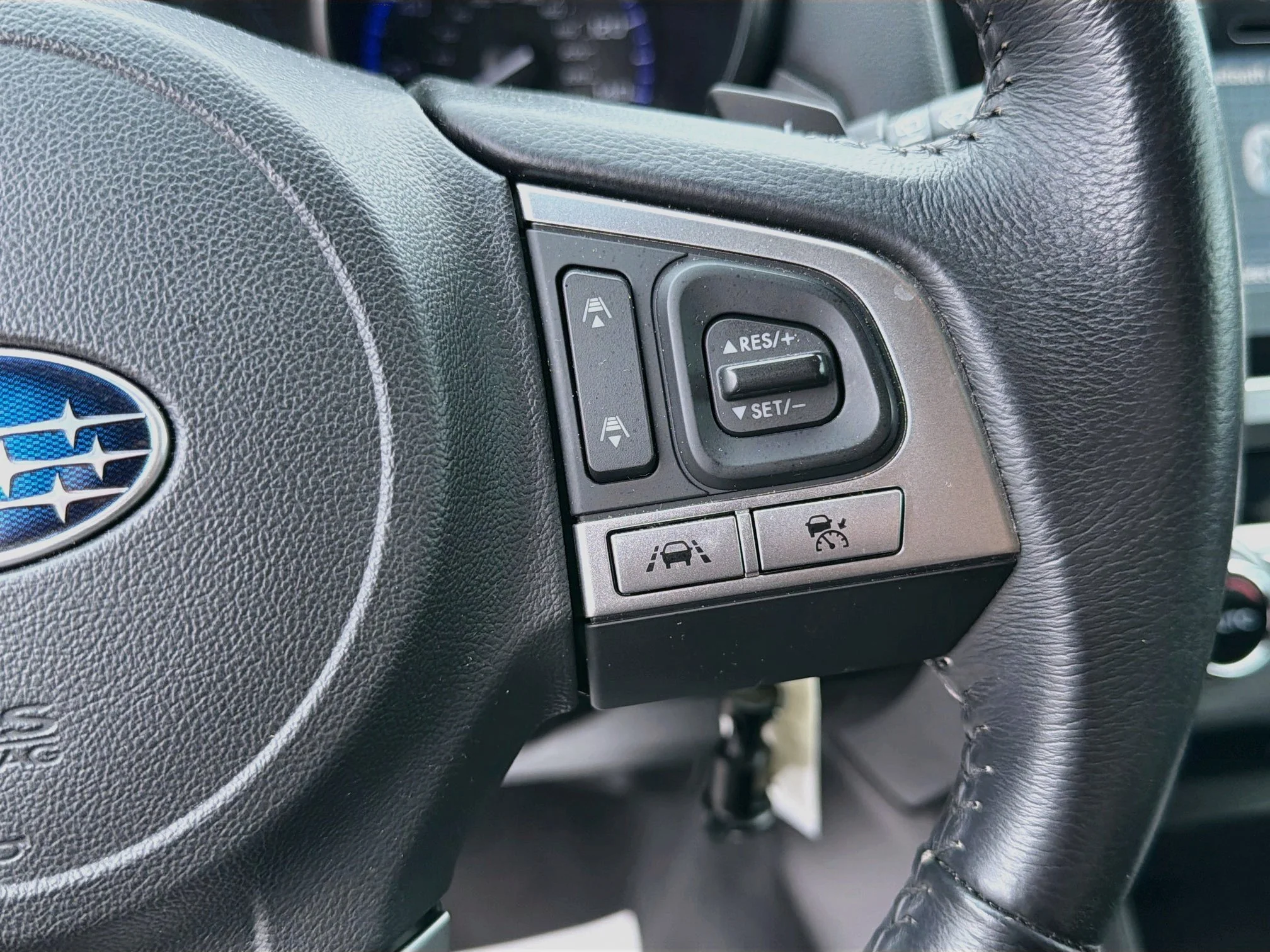 Used 2016 Ice Silver Metallic Subaru 2.5i Premium image 35