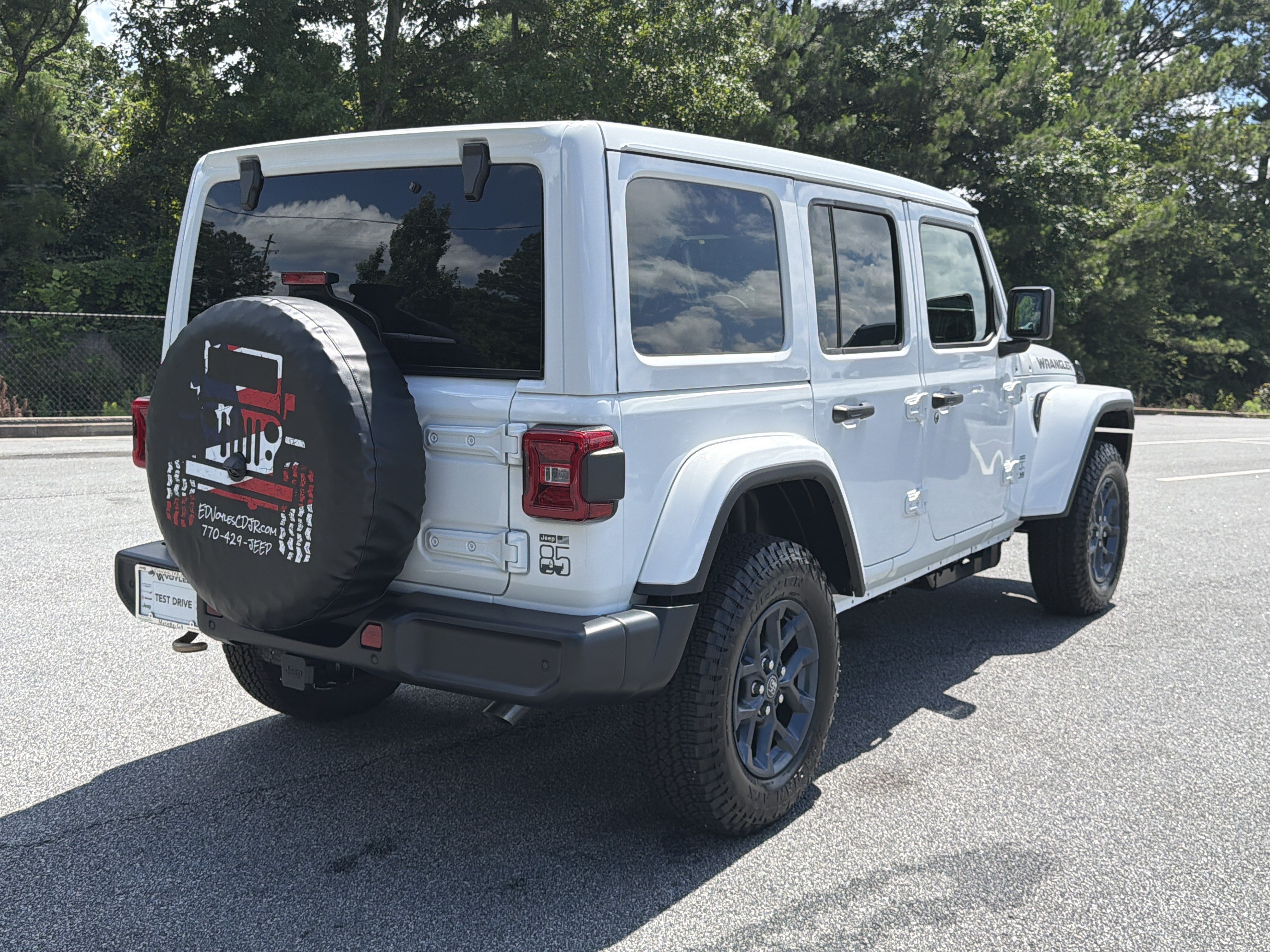 New 2026 Bright White Clear-Coat Exterior Paint Jeep 85th Anniversary Edition image 8