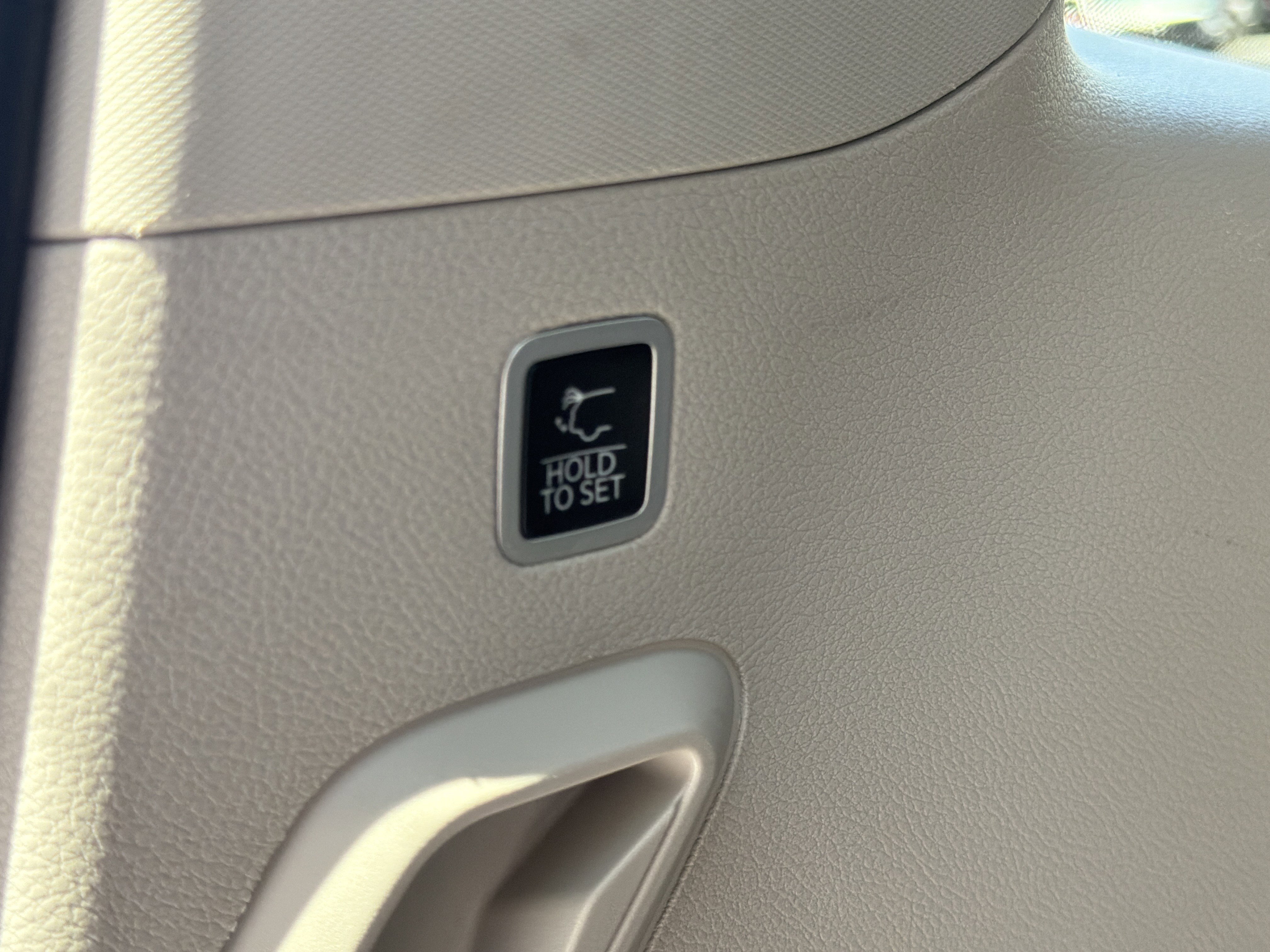 Used 2022 Velvet Red Pearlcoat Jeep Series III image 29