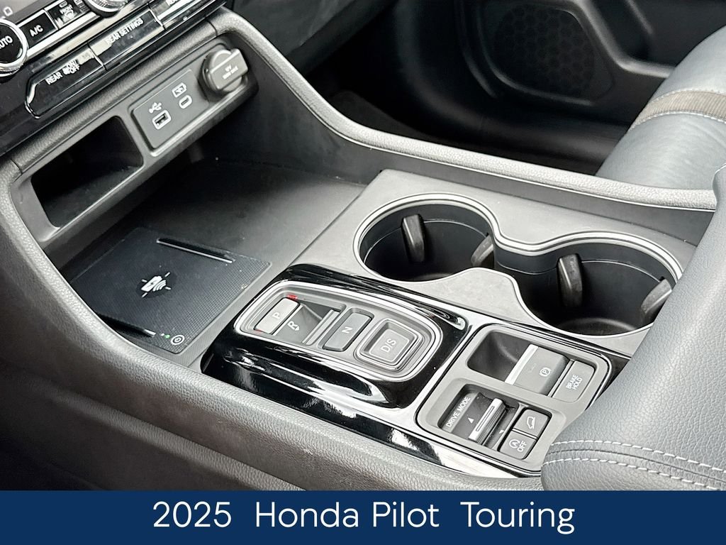 Used 2025  Honda Touring image 33