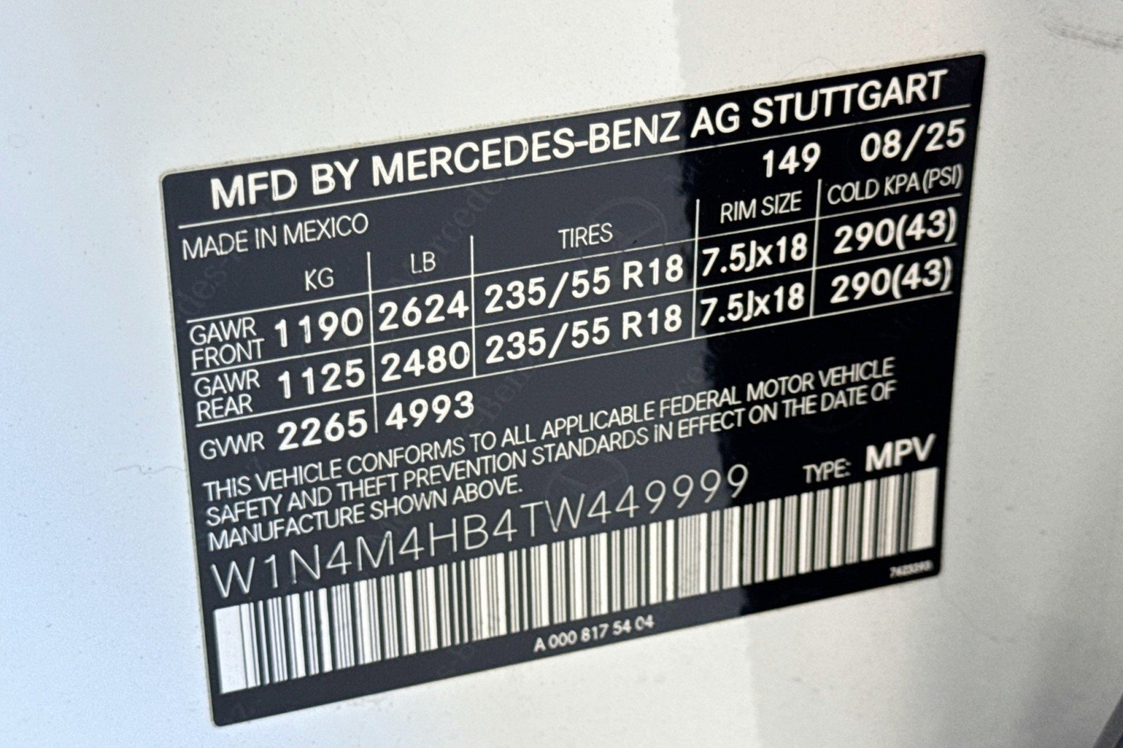 Certified Used 2026 Polar White Mercedes-Benz GLB 250 4MATIC® SUV image 31