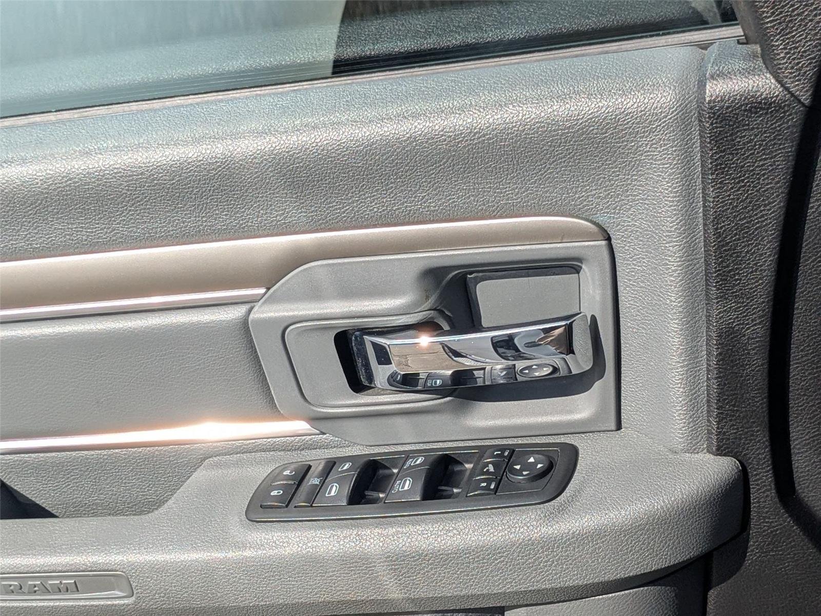 Used 2014 Bright White Clearcoat Ram Big Horn image 12