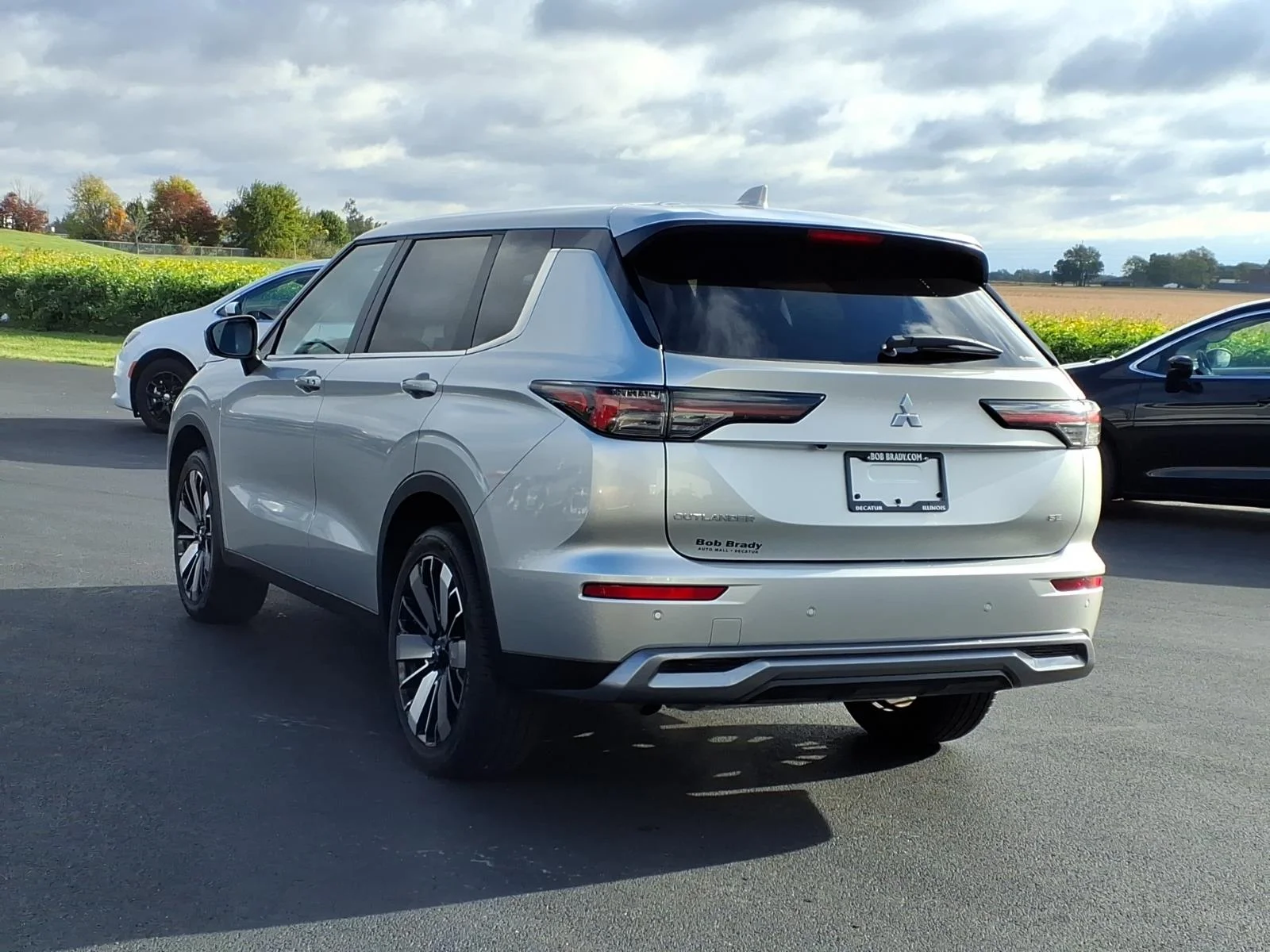 Used 2025 Alloy Silver Metallic Mitsubishi SE image 12