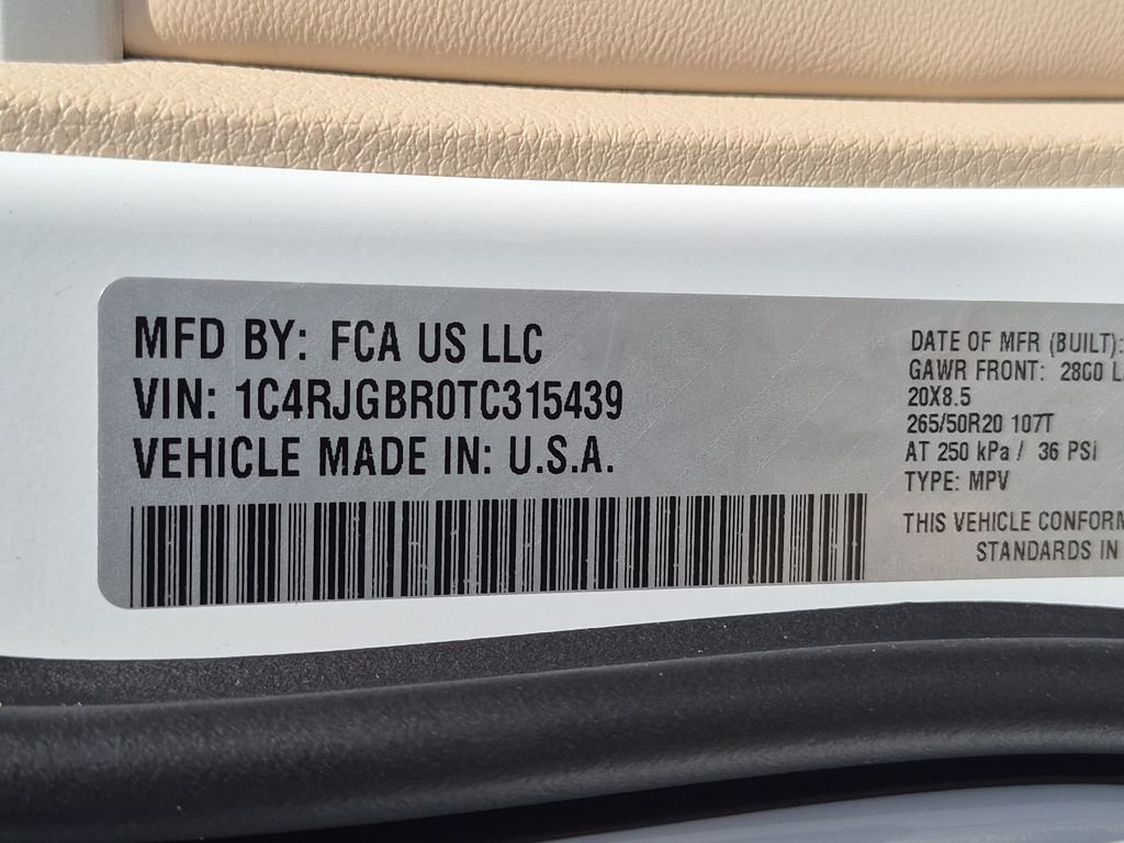 New 2026 Bright White Clear-Coat Exterior Paint Jeep Limited image 31