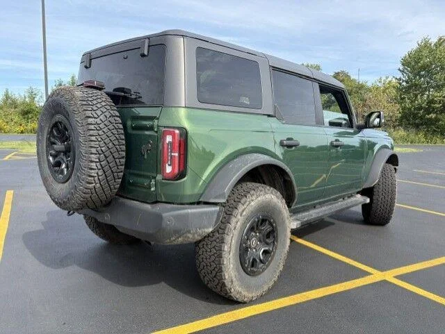 Used 2022 Eruption Green Ford Wildtrak Advanced image 15