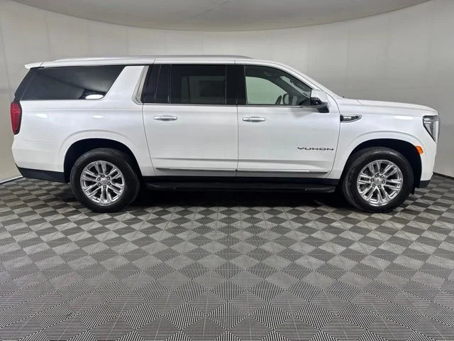 Certified Used 2021 White Frost Tri-Coat GMC SLT image 2