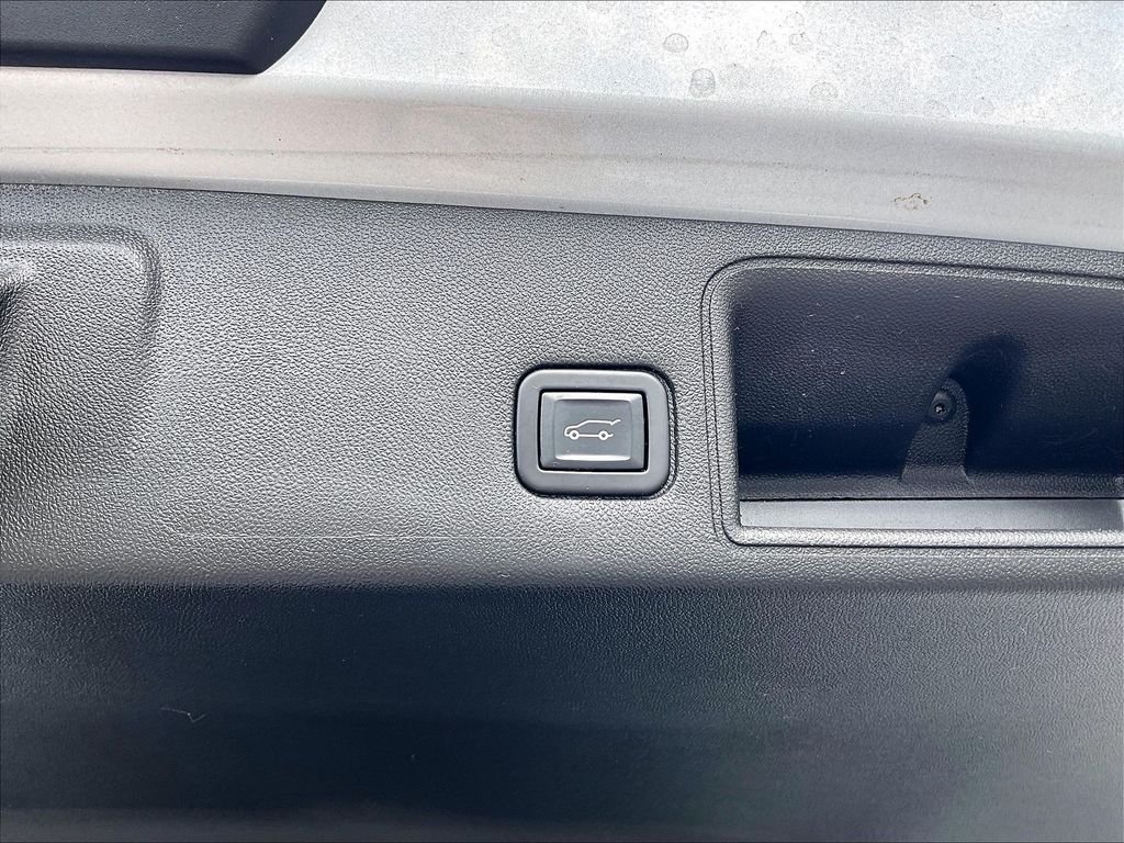 Used 2022 Quicksilver Metallic GMC SLE image 36
