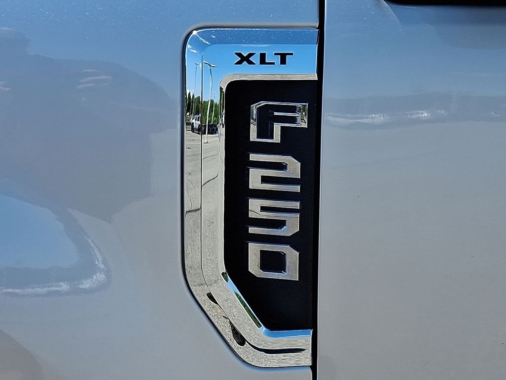 Used 2018 Silver Ford XLT image 30