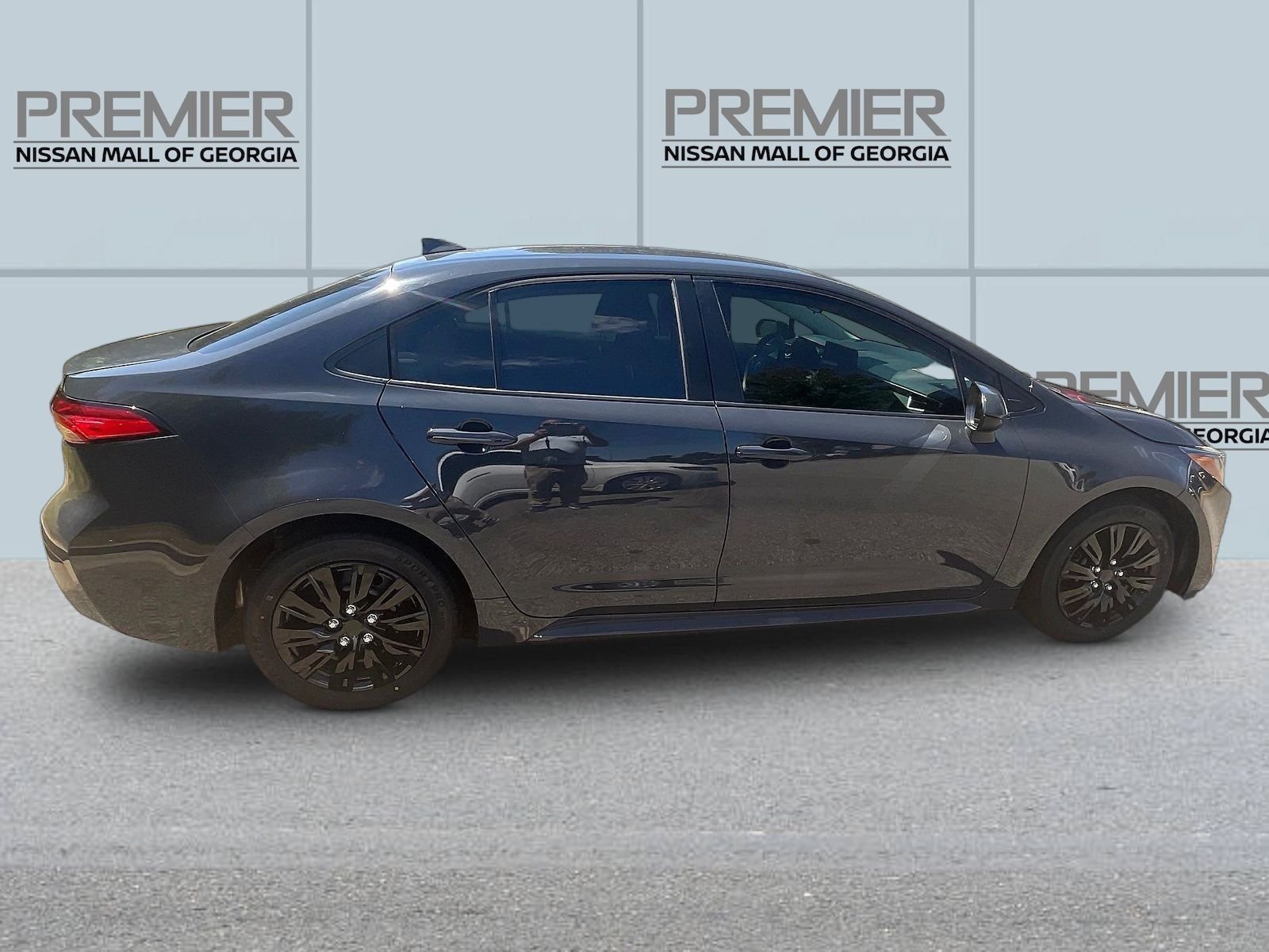 Used 2024  Toyota LE image 8