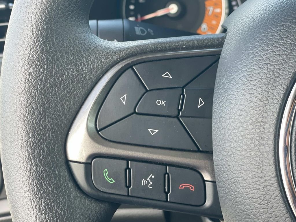 Used 2022 White Jeep Sport image 23