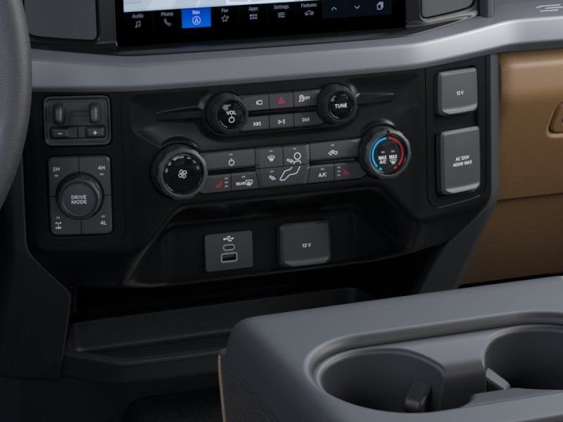 New 2026 Oxford White Ford F-250® XLT image 15