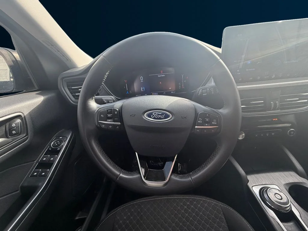 Used 2023 Silver Ford Active image 13
