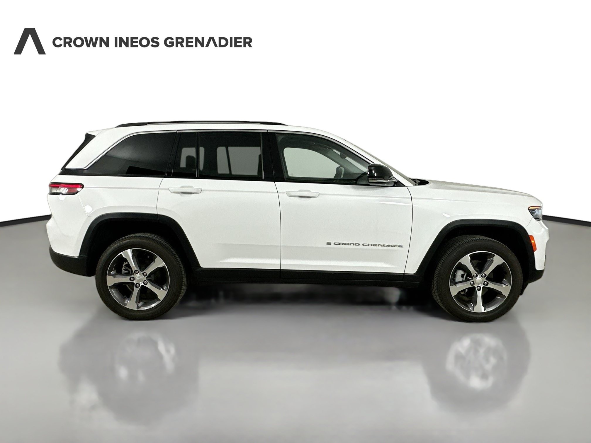 Used 2023 Bright White Clearcoat Jeep Limited image 4