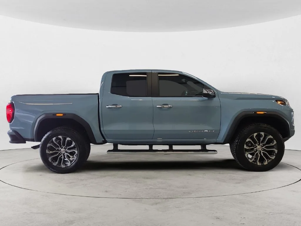 Certified Used 2026 Glacier Metallic GMC Denali image 7