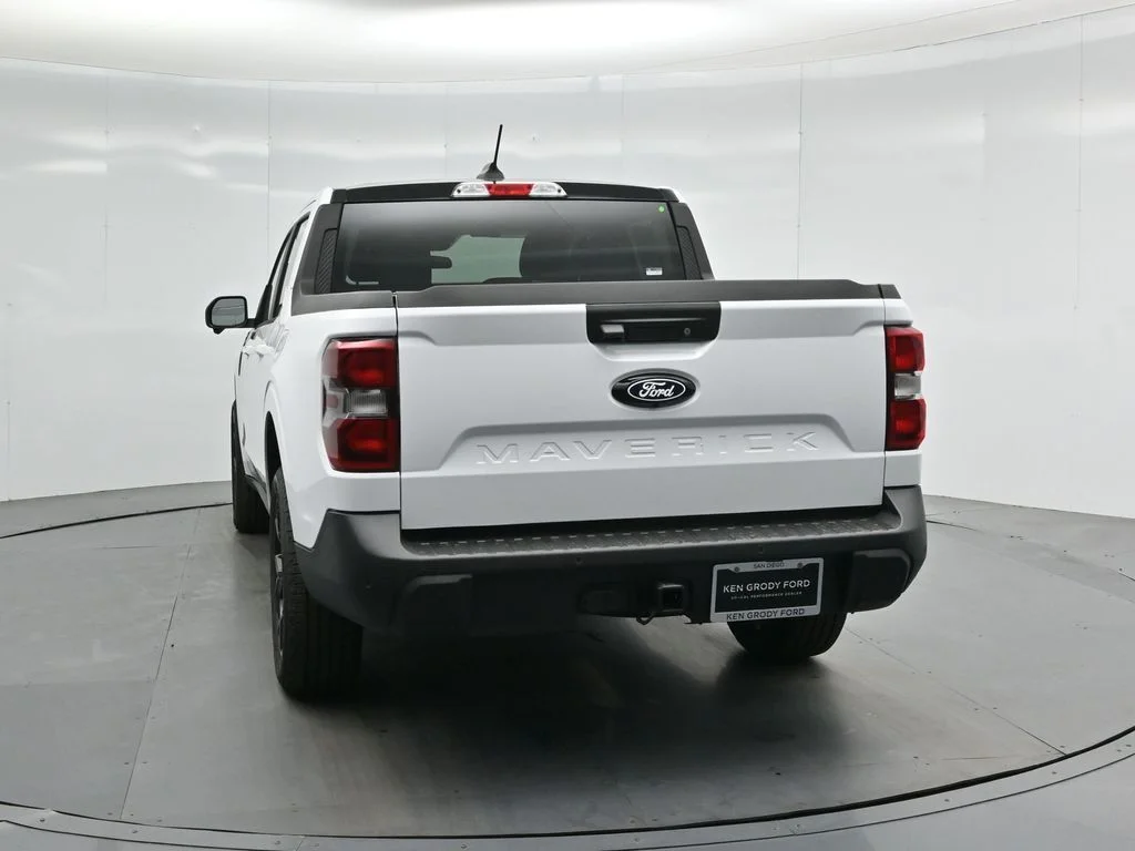 New 2026 Oxford White Ford Lariat image 28