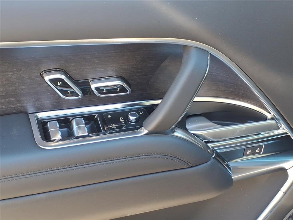 2026 Land Rover Range Rover SE - Photo 10