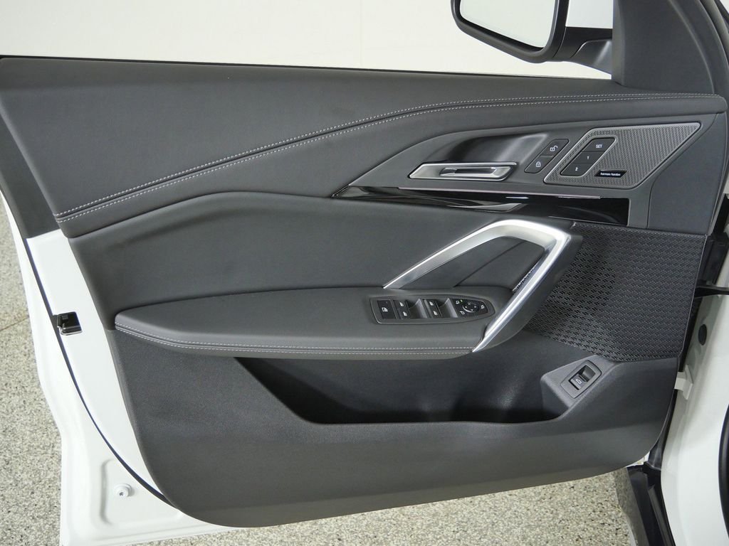 Used 2026 Alpine White BMW xDrive28i image 31