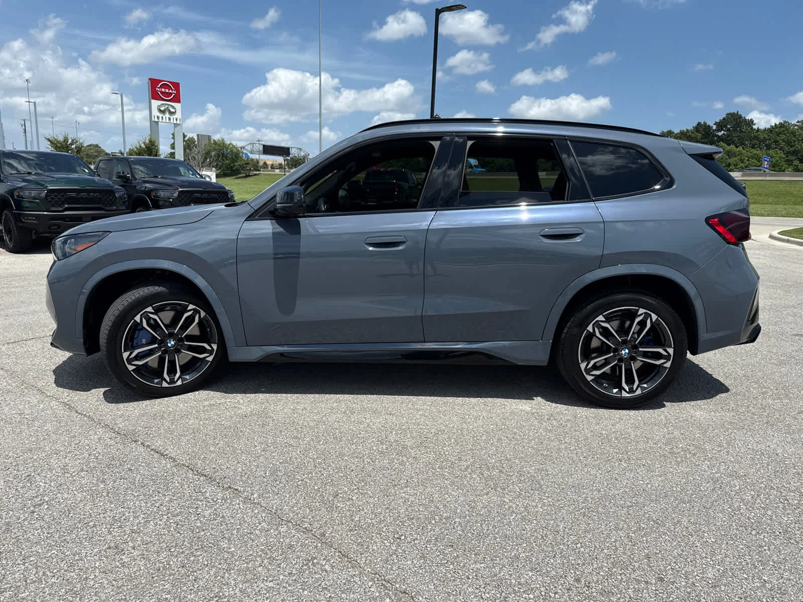 Used 2025 Storm Bay Metallic BMW M35i image 5