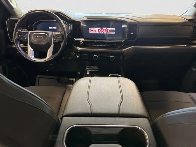Used 2023 White GMC Elevation image 11