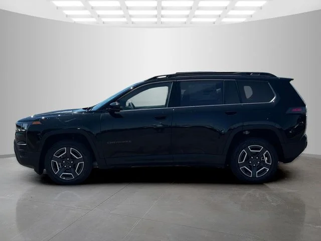New 2026 Diamond Black Crystal Pearl-Coat Exterior Paint Jeep Limited image 4