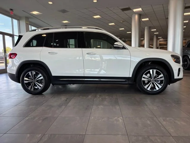 New 2026 White Mercedes-Benz GLB 250 image 2