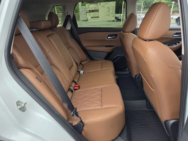 New 2026 Everest White Pearl TriCoat Nissan Platinum image 12
